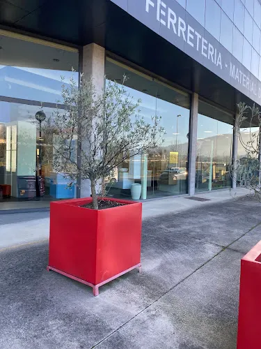 PLAZA AMURRIO - EXPOSICIÓN y TIENDA de Cocinas, baños, construcción, decoración y jardinería - Amurrio