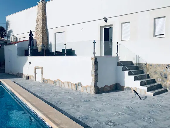 LA Building Services - Reformas y pintura - Builder - Painter - Formentera del Segura