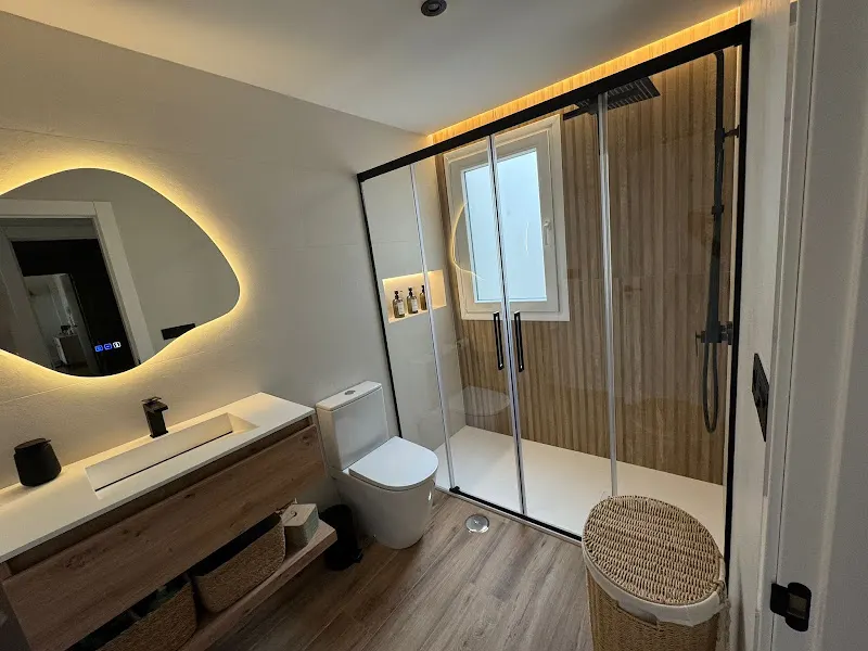 Cerámica y Baños Rosales - Lachar