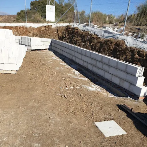 HIJANO | Servicios Integrales // Reformas - Vélez-Málaga