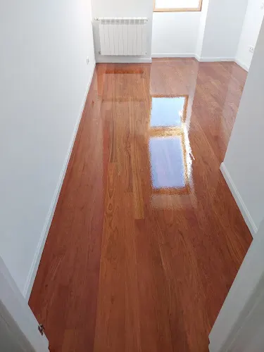 Iván Valle Sámano parquet y tarima acuchillado y barnizado - Suances