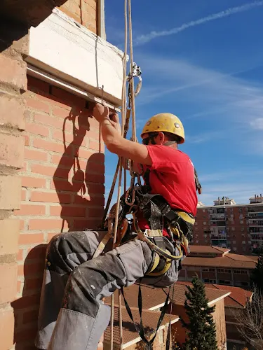 Espinar Pinturas - Pintores Malaga. Trabajos verticales, Rehabilitación de Fachadas y Amianto - Málaga