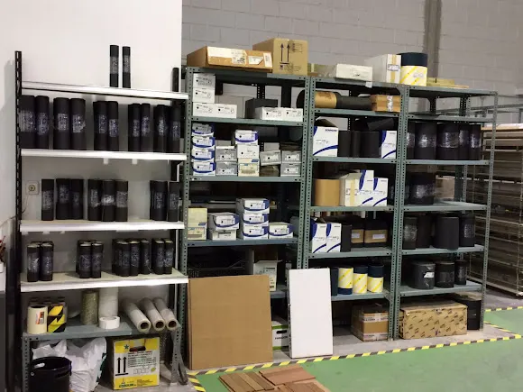 Distribuciones Lorenzo García Lacueva S.L. - Tienda de materiales para suelos en Cuarte de Huerva